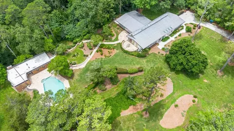 1218 Wildwood Ln, Dalton, GA 30720