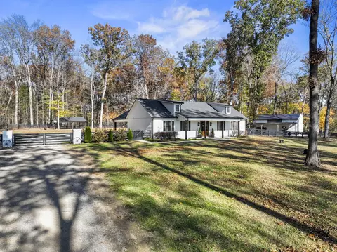 5706 Lunns Store Rd, Chapel Hill, TN 37034