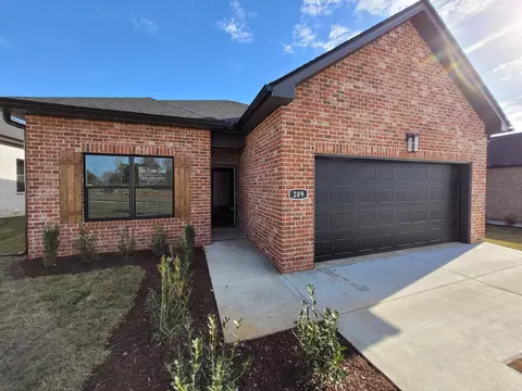 209 Sandalwood Way, Dickson, TN 37055