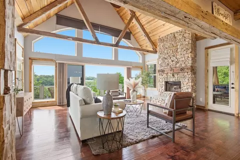 2886 Fly Rd, Santa Fe, TN 38482