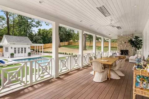 6137 Bresslyn Rd, Nashville, TN 37205
