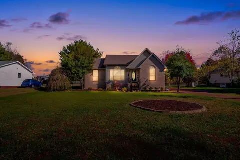 105 Indian Pointe Dr, White House, TN 37188