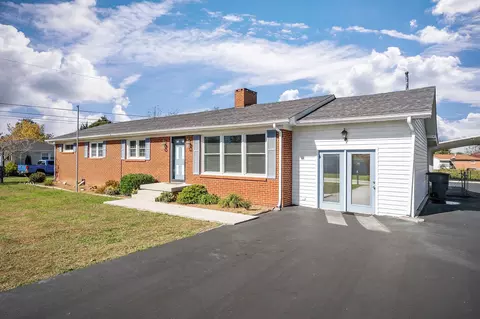 222 Cardinal Dr, Mcminnville, TN 37110