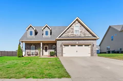 561 Tacoma Dr, Clarksville, TN 37043