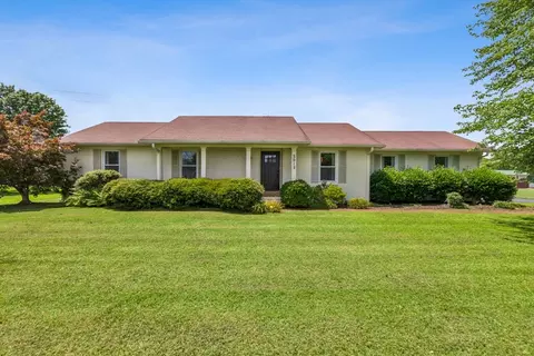 5013 Hays Dr, Columbia, TN 38401
