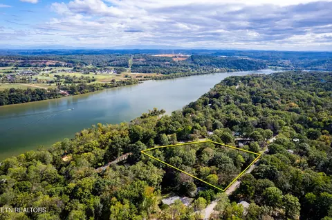 116 Overlook Dr, Kingston, TN 37763
