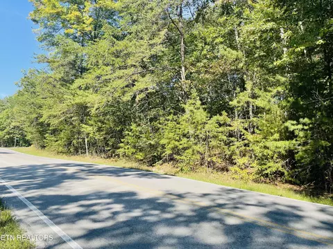 455 Saint George Dr, Crossville, TN 38558