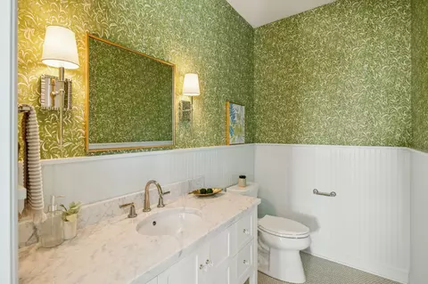 Bath - 308 Bridge Ave, Murfreesboro, TN 37129 photo 1 of 6
