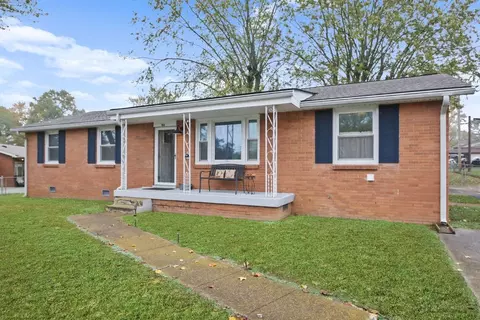 513 Woodbury Dr, Clarksville, TN 37042