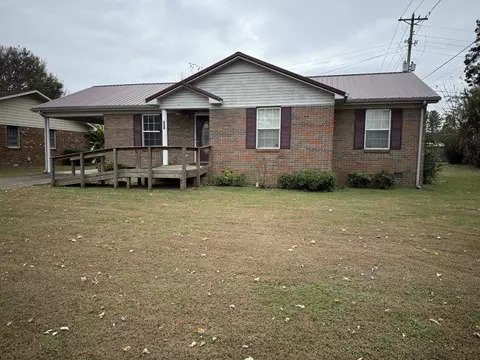 601 2nd St, Lawrenceburg, TN 38464