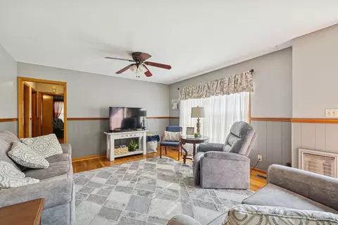 Living - 4212 Pate Rd, Franklin, TN 37064 photo 1 of 3
