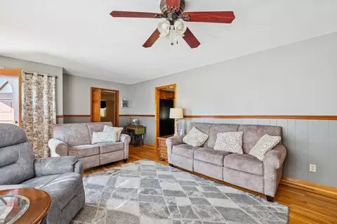 Living - 4212 Pate Rd, Franklin, TN 37064 photo 2 of 3