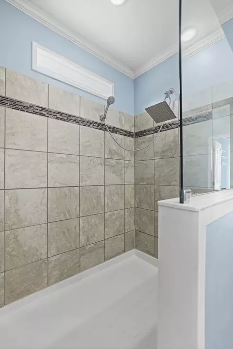 Bath - 104 E Pond St, Adams, TN 37010 photo 6 of 8