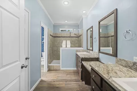 Bath - 104 E Pond St, Adams, TN 37010 photo 2 of 8