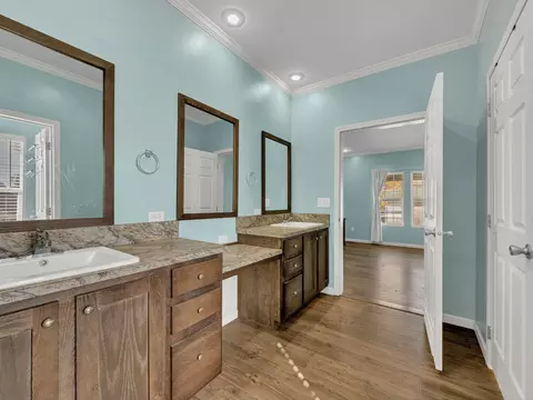 Bath - 104 E Pond St, Adams, TN 37010 photo 1 of 8