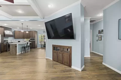 Entry Way - 104 E Pond St, Adams, TN 37010 photo 1 of 3