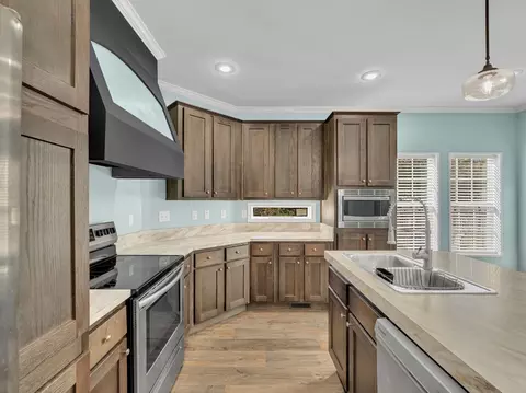Kitchen - 104 E Pond St, Adams, TN 37010 photo 7 of 12
