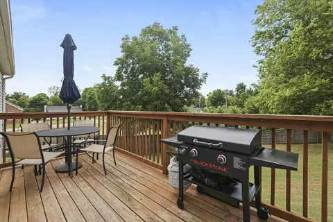 Exterior - 104 E Pond St, Adams, TN 37010 photo 5 of 12