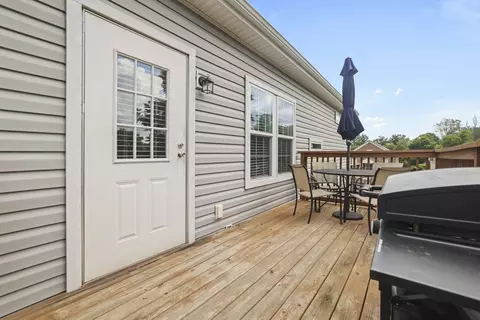 Exterior - 104 E Pond St, Adams, TN 37010 photo 4 of 12