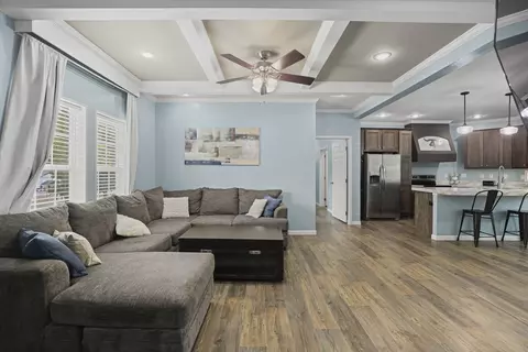 Living - 104 E Pond St, Adams, TN 37010 photo 2 of 4