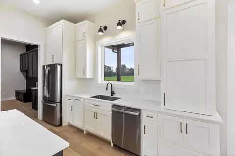 Kitchen - 188 Beartown Rd, Loretto, TN 38469 photo 4 of 6