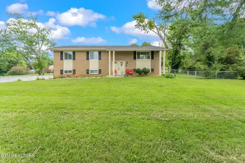 950 Ponder Rd, Knoxville, TN 37923