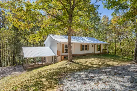 8240 Charlie Brown Rd, Centerville, TN 37033
