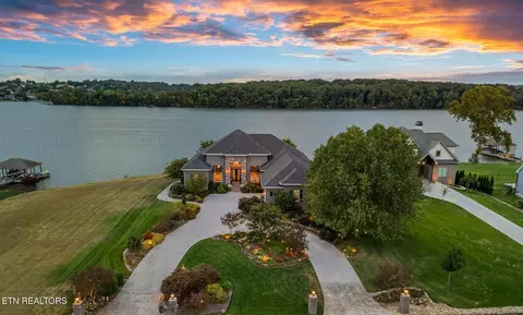 3726 Promontory Pt, Louisville, TN 37777