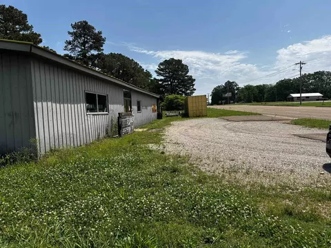 2645 Hwy 64, Crump, TN 38327