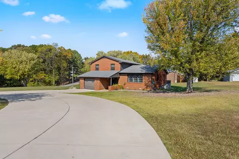2425 Barwood Dr, Greenbrier, TN 37073