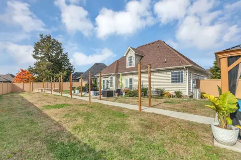 Exterior - 1726 Splash Pl, Murfreesboro, TN 37130 photo 8 of 10