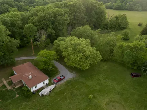 775 Railroad Rd, Wartrace, TN 37183