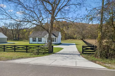 1578 Big Dry Creek Rd, Pulaski, TN 38478