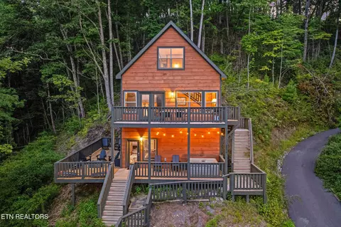 2272 Hidden Hollow Way, Sevierville, TN 37862