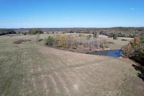 3 Henryville Rd, Summertown, TN 38483