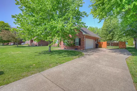2006 Adonis Dr, Murfreesboro, TN 37128 photo 3