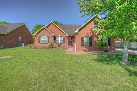 2006 Adonis Dr, Murfreesboro, TN 37128 photo 2