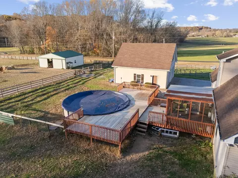 Exterior - 3736 Armstrong Rd, Springfield, TN 37172 photo 7 of 19