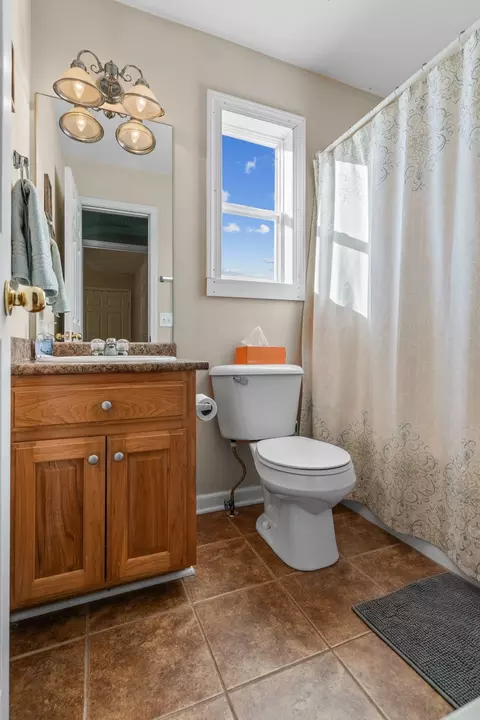Bath - 3736 Armstrong Rd, Springfield, TN 37172 photo 4 of 4