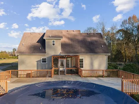 Exterior - 3736 Armstrong Rd, Springfield, TN 37172 photo 6 of 19