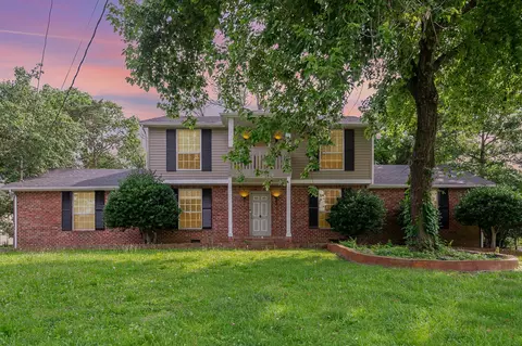 3516 Saxon Mist Ct, Nashville, TN 37217