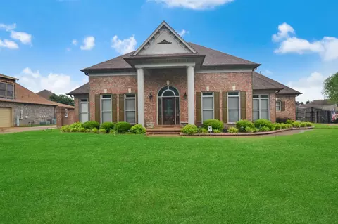 9075 Huntington Oak Dr, Cordova, TN 38016