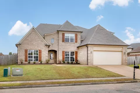 2202 Southern Woods Dr, Cordova, TN 38016