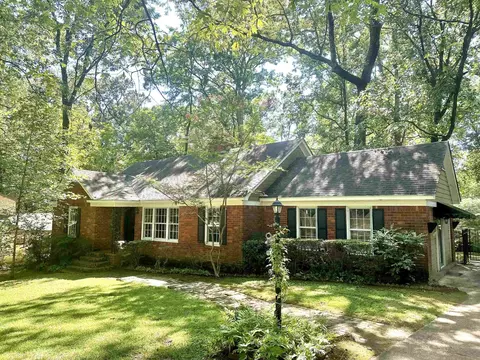 1297 W Crestwood Dr, Memphis, TN 38119
