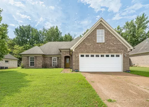 2721 Cherry Tree Dr, Southaven, MS 38672
