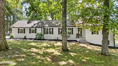 1939 Smoky View Cir, Maryville, TN 37801