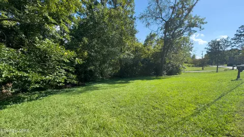 1808 S Hills Dr, Knoxville, TN 37920