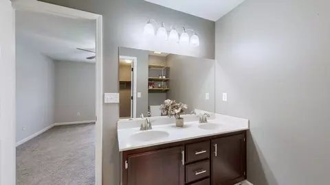 Bath - 132 Ben Dr, Springfield, TN 37172 photo 1 of 3