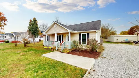 Exterior - 132 Ben Dr, Springfield, TN 37172 photo 3 of 6
