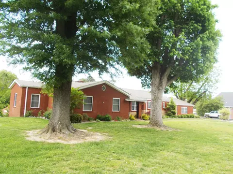 116 N Church Ave, Camden, TN 38320